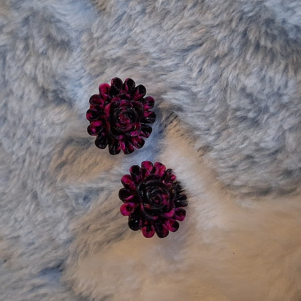 Elegant Floral Black and Pink Earrings
